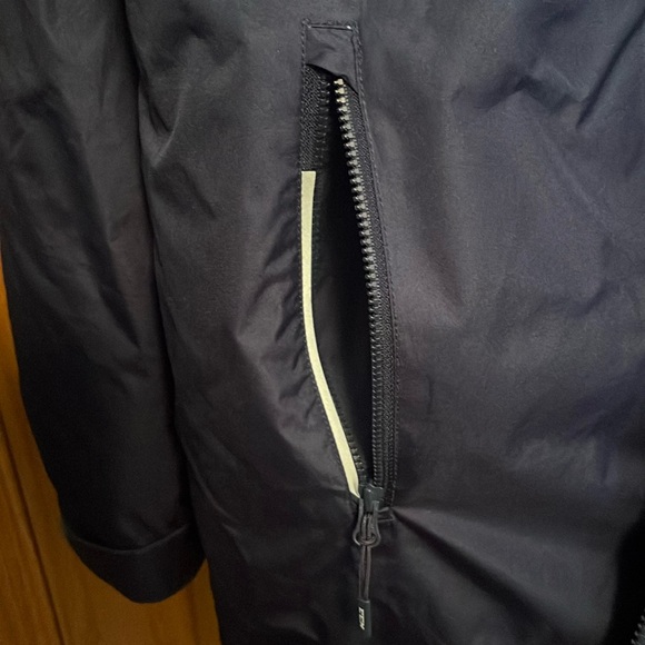 CCM hockey coat - Picture 5 of 12